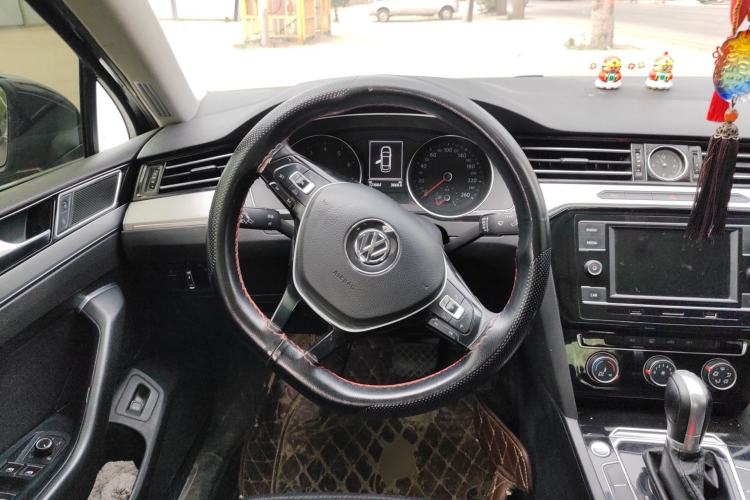 Used Volkswagen Magotan 2017 330TSI DSG Leading Model Steering Wheel
