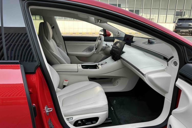 Used Hima Luxeed S7 2025 785 km Ultra