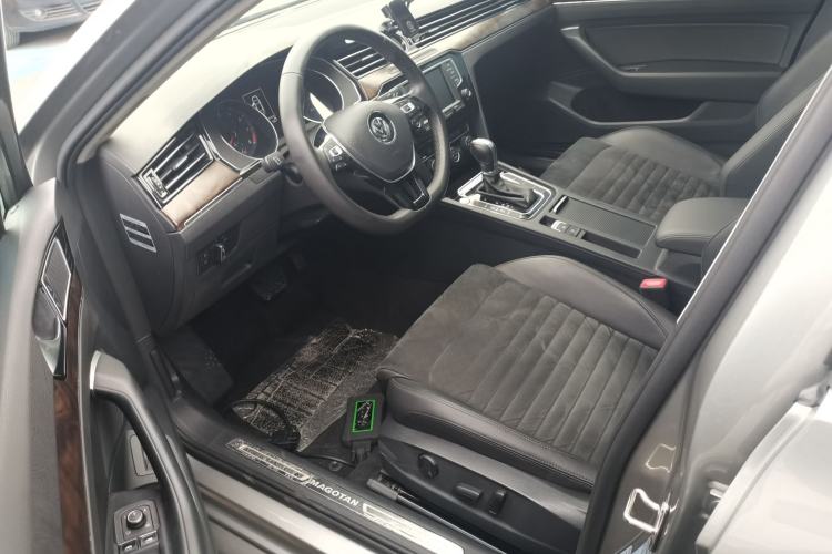 Used Volkswagen Magotan 2017 330TSI DSG Luxury Model
