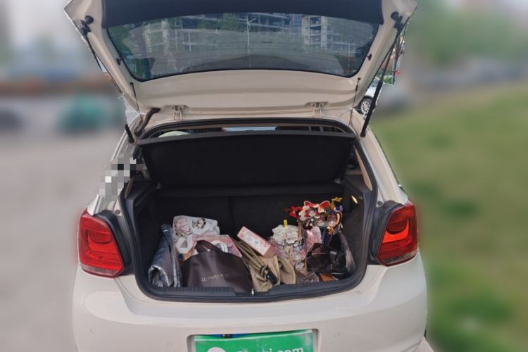 Used Volkswagen Polo 2013 1.6L Automatic Luxury Edition Trunk