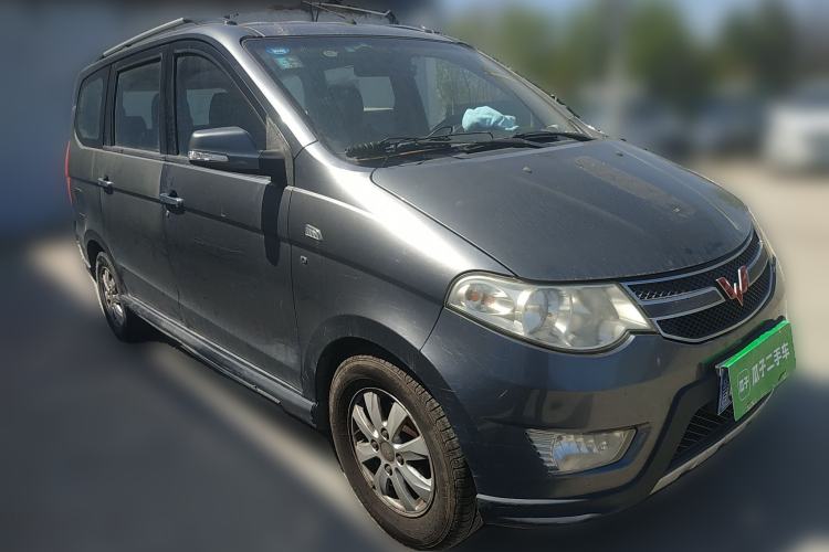 Used Wuling Hongguang 2014 1.5L S Luxury Model Front Right 45 Deg
