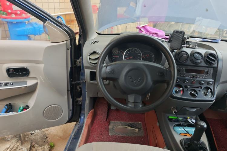 Used Wuling Hongguang 2014 1.5L Base Version
