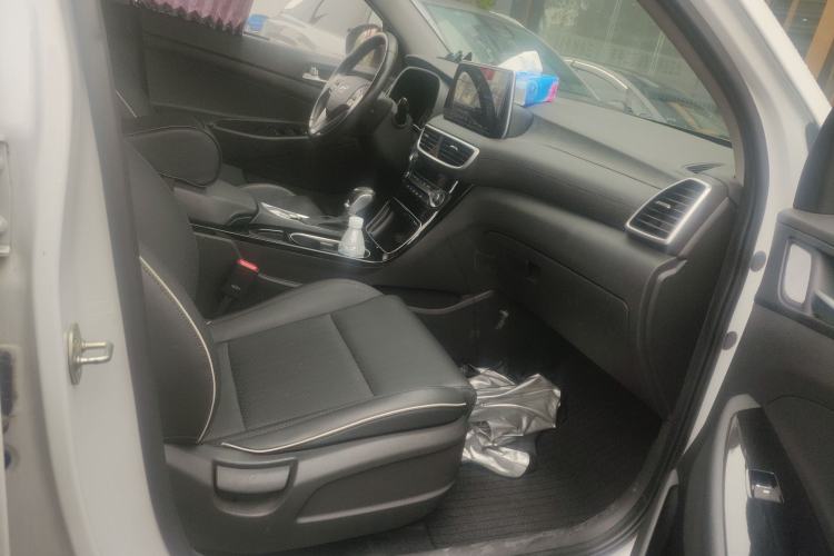 Used Hyundai Tucson 2019 280TGDi Dual-Clutch Two-Wheel Drive Fashion Edition China VI Standard