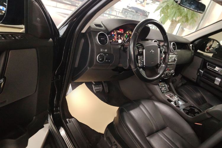 Used Land Rover Discovery 2016 3.0 SC Obsidian Black Heritage Edition SE