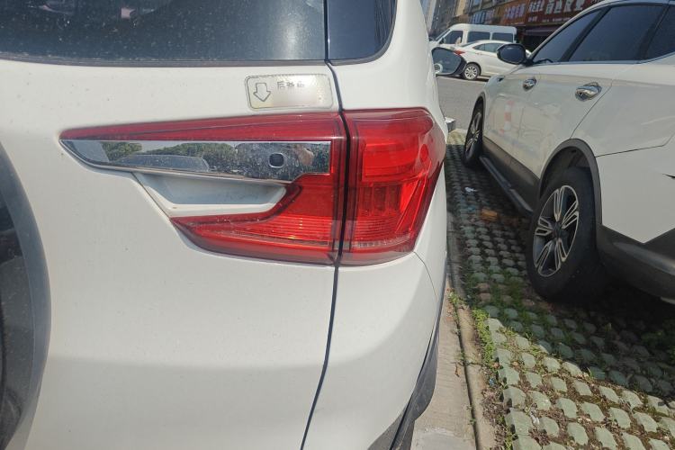 Used BYD Yuan New Energy 2019 EV535 Smart Connect Trendsetting Model
