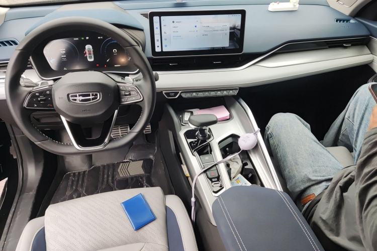 Used Geely Auto Preface 2023 2.0TD Prestige Version Center Console