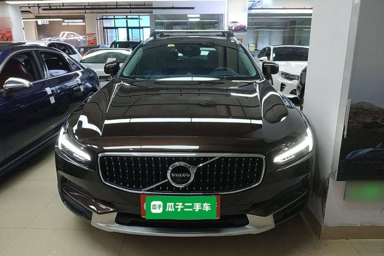 Used Volvo V90 2017 Cross Country T5 AWD Prestige Edition