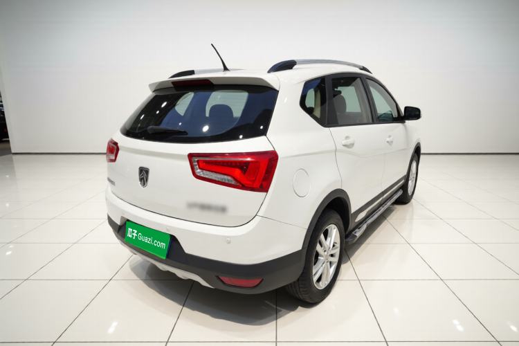 Used Baojun 560 2015 1.8L manual Comfort trim level
