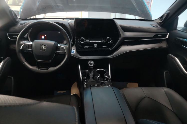 Used Toyota Crown Kluger 2021 2.5L HEV Four-Wheel Drive Flagship Edition Center Console