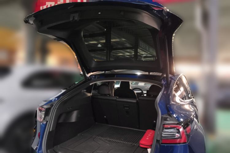 Used Tesla Model Y 2021 Long-Range All-Wheel-Drive Version
