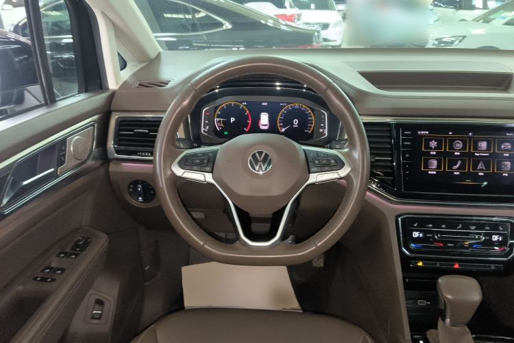 Used Volkswagen Viloran 2020 330TSI Luxury Edition
