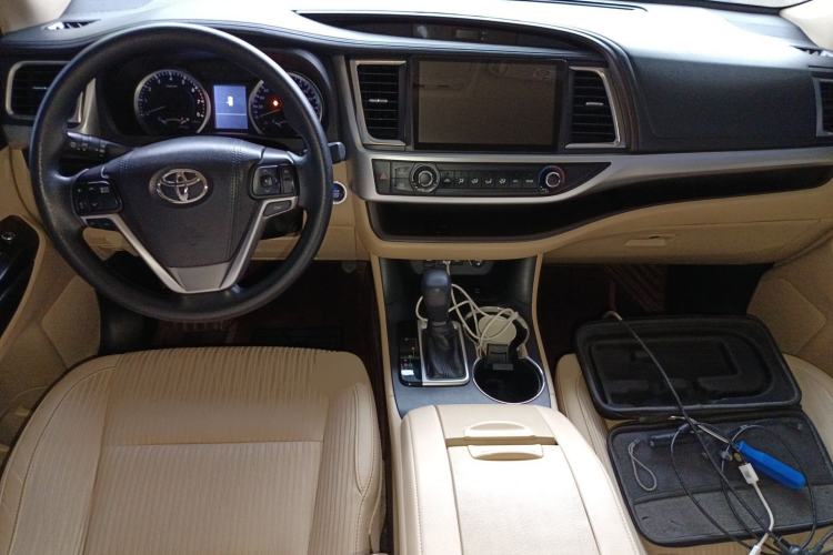 Used Toyota Highlander 2018 2.0T Four-Wheel Drive Elite Edition 7 Seats China V Standard Center Console