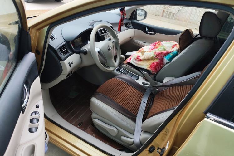 Used Nissan Tiida 2013 1.6L CVT Cool Cafe Edition Driver Seat