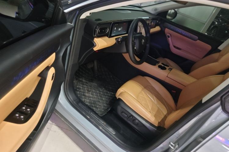 Used Leapmotor C11 2024 All-Electric 580 Luxury Edition Driver Seat