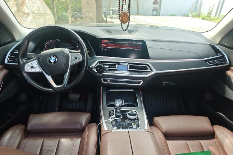 Used BMW X7 2019 xDrive40i Luxury Package with Leading Features
