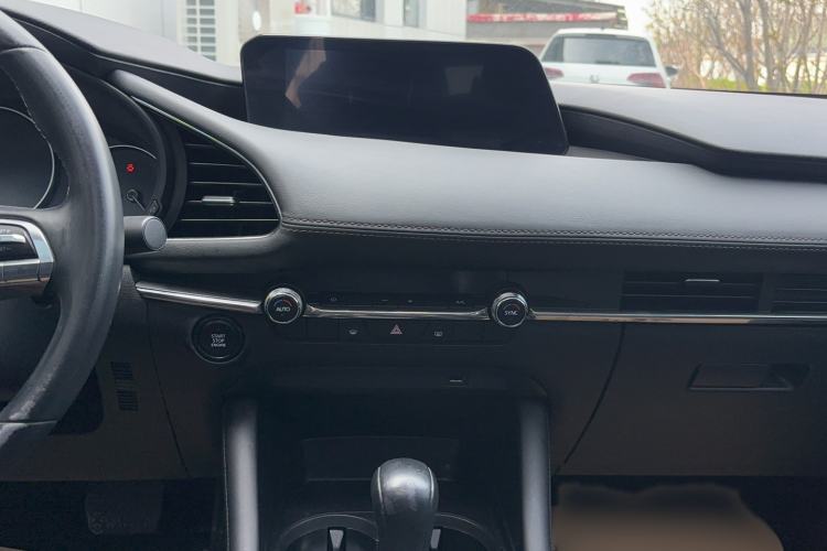 Used Mazda 3 Axela 2021 2.0L Automatic Zhiyao Edition Audio And AC Panel