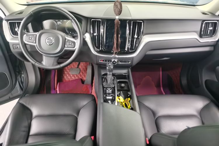 Used Volvo XC60 2019 T5 4x4 Smart Edition China V Standard Center Console