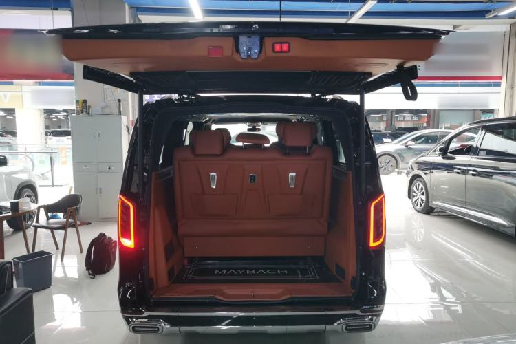 Used Mercedes-Benz Vito 2021 2.0T Elite Version 7 Seats Trunk