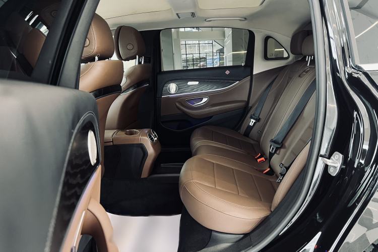 Used Mercedes-Benz E-Class 2020 E 260 L Sport Edition Interior 4