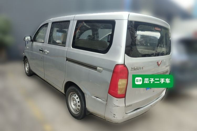 Used Wuling Rongguang V 2016 1.5L Standard Version
