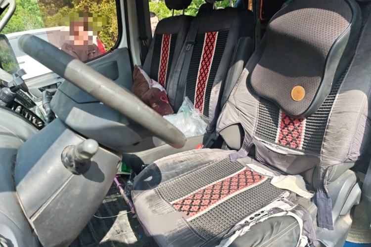 Used SAIC MAXUS Xintu V80 2018 2.5T 6-Speed Manual Aoyuntong Short Wheelbase Mid-Height 5-6 Seater Left Front Seat