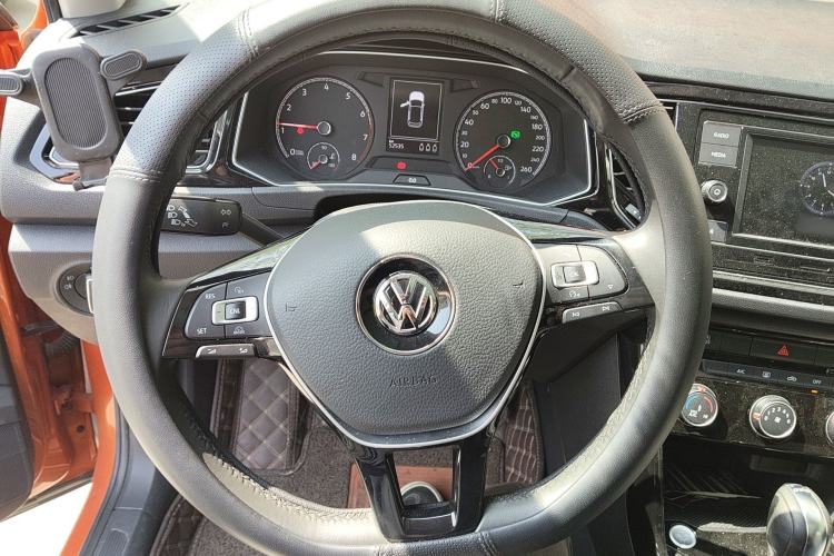 Used Volkswagen T-ROC 2018 280TSI DSG Two-Wheel Drive Comfort Version China VI Standard
