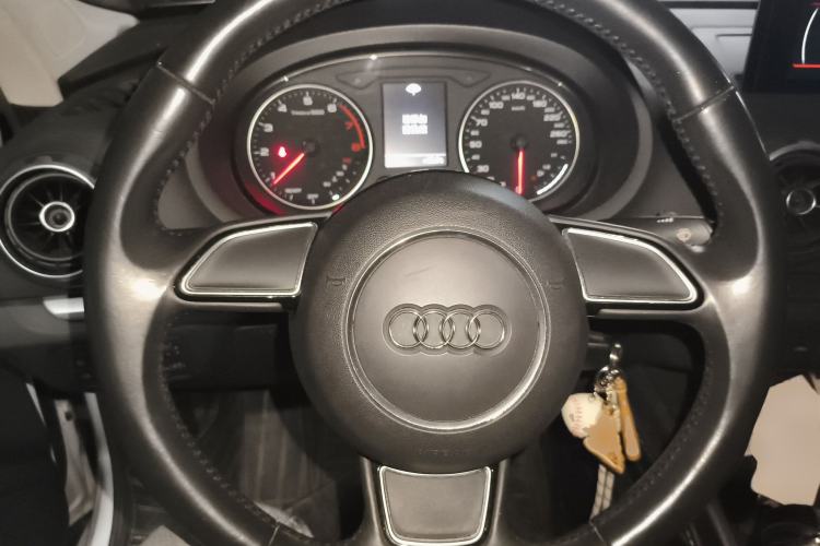 Used Audi A3 2016 Limousine 35 TFSI Ambition Edition Steering Wheel