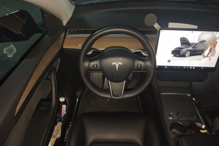 Used Tesla Model Y 2022 Long-Range All-Wheel-Drive Version
