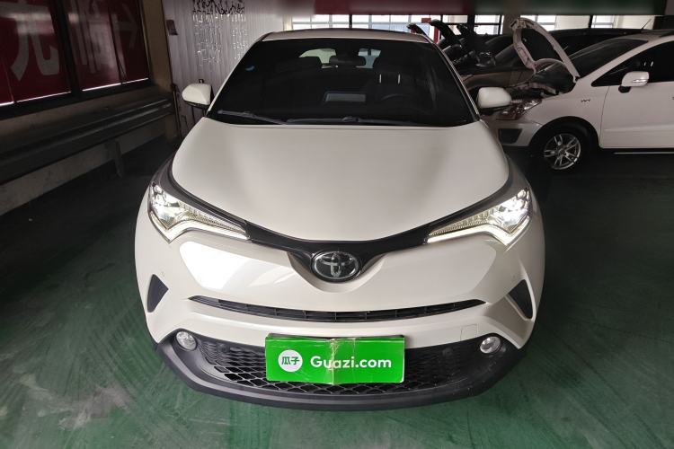 Used Toyota C-HR 2018 2.0L Luxury Sunroof Version China VI Standard
