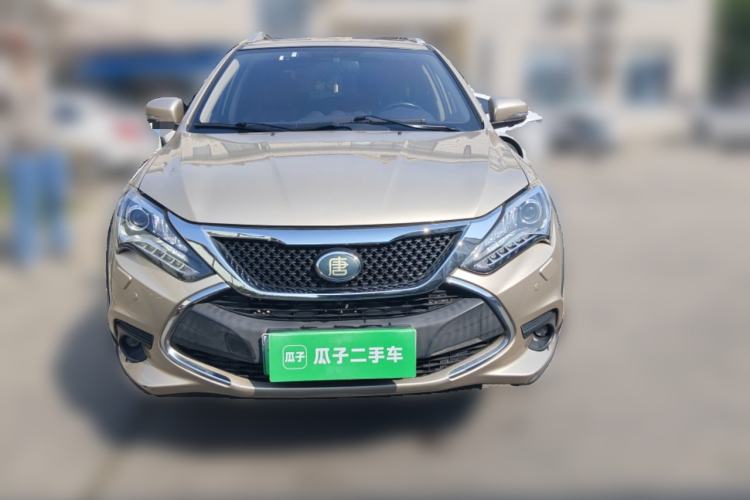 Used BYD Tang New Energy 2015 2.0T Four-Wheel-Drive Flagship Model
