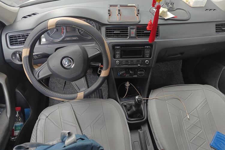 Used Skoda Rapid Spaceback 2016 Revised Version 1.4L Manual Front-Drive Edition
