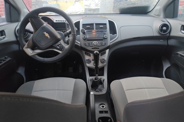 Used Chevrolet Aveo Sonic 2011 Sedan 1.4L Manual Transmission SE
