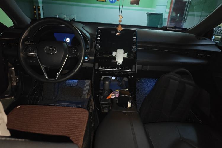 Used Toyota Avalon 2019 2.0L Luxury Edition China VI Standard Center Console