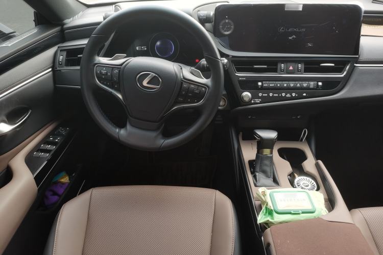 Used Lexus ES 2023 200 Excellence Edition