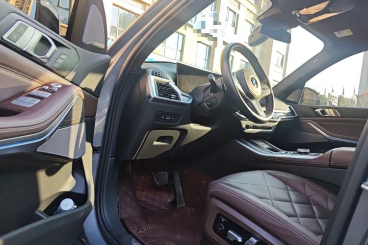 Used BMW X5 2023 xDrive 40Li M Sport Package