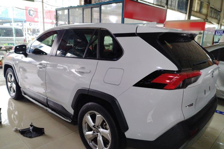 Used Toyota RAV4 2020 2.0L CVT Two-Wheel Drive Fashion PLUS Edition
