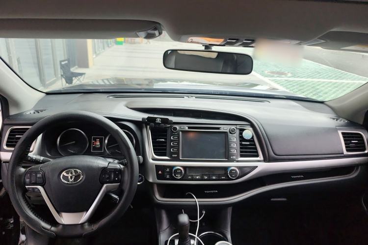 Used Toyota Highlander 2015 2.0T Four-Wheel Drive Luxury Navigation Version with 7 Seats
