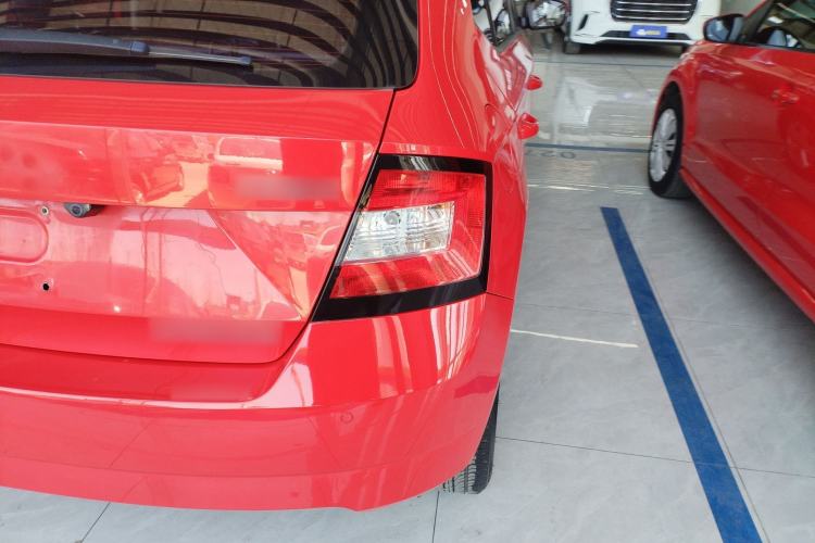 Used Skoda Fabia 2017 1.4L Automatic Car Enjoy Edition
