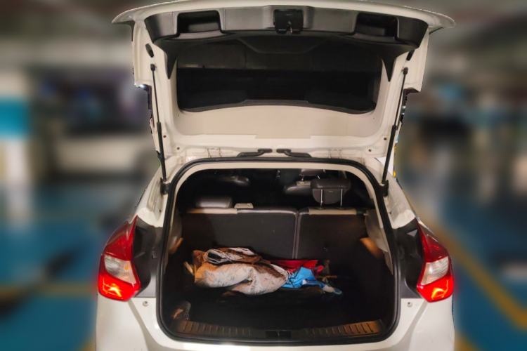 Used Ford Focus 2012 Hatchback 1.6L Manual Fashion Edition Trunk