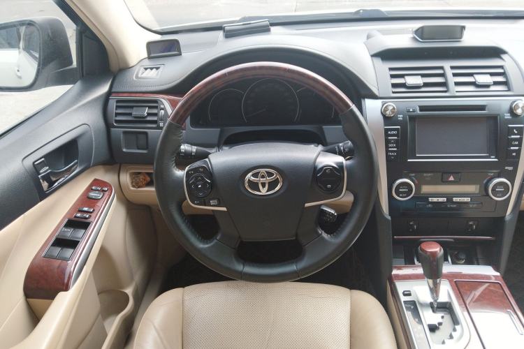 Used Toyota Camry 2012 2.5G Luxury Edition Steering Wheel