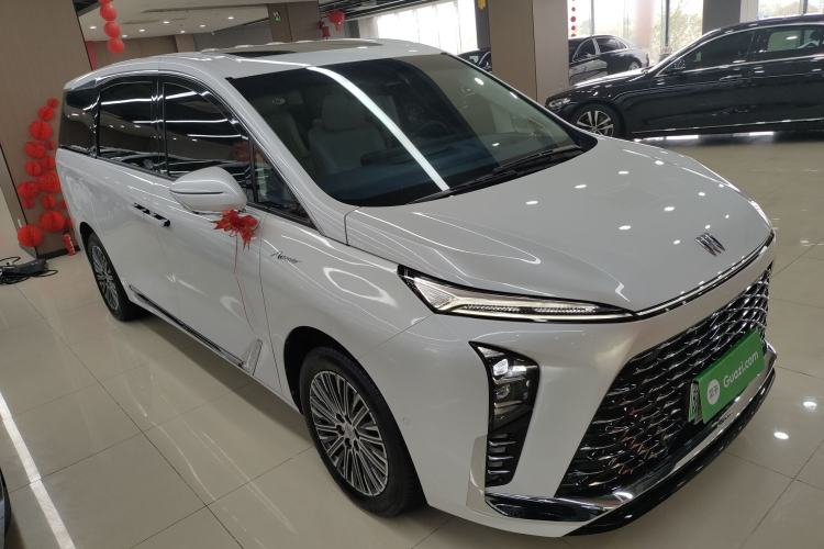 Used Buick GL8 New Energy 2024 Lu Zun Luxury Edition 7-Seater Front Right 45 Deg