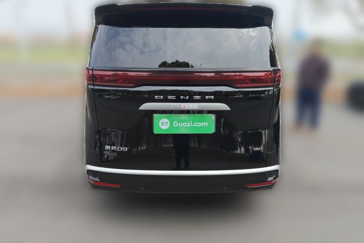 Used Denza D9 2024 DM-i 1050 Luxury Model Exterior 4