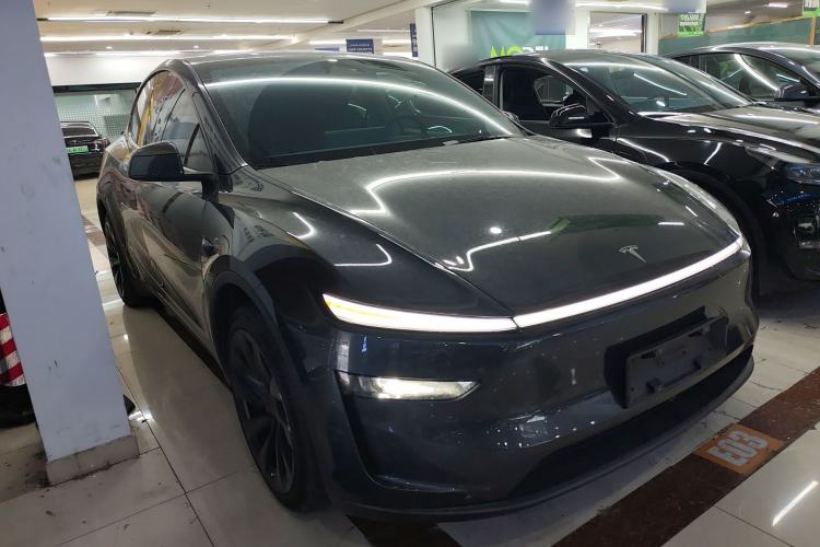 Used Tesla Model Y 2025 Long-Range All-Wheel Drive First Edition Exterior 1