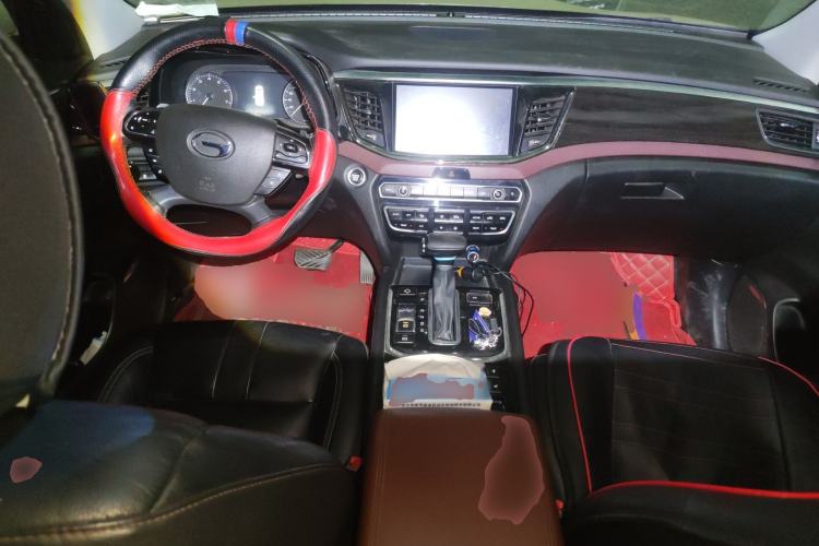 Used GAC Trumpchi GS8 2017 320T Two-Wheel Drive Luxury Smart Connectivity Version (7 Seats)