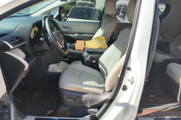 Used Toyota SIENNA 2023 2.5L Hybrid Comfort Edition Left Front Seat