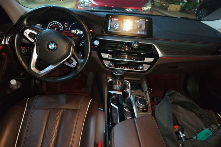 Used BMW 5 Series 2019 530Li Leading Model Luxury Package Center Console