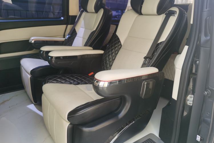 Used Mercedes-Benz Vito 
