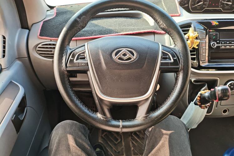 Used SAIC MAXUS Xintu V80 2018 2.5T 6-Speed Manual Aoyuntong Short Wheelbase Mid-Height 5-6 Seater