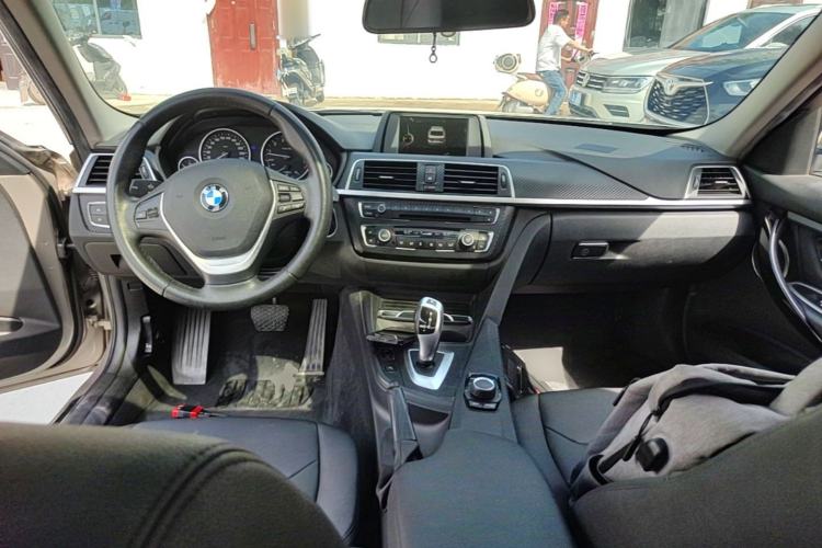 Used BMW 3 Series 2017 320Li Fashion Model Center Console