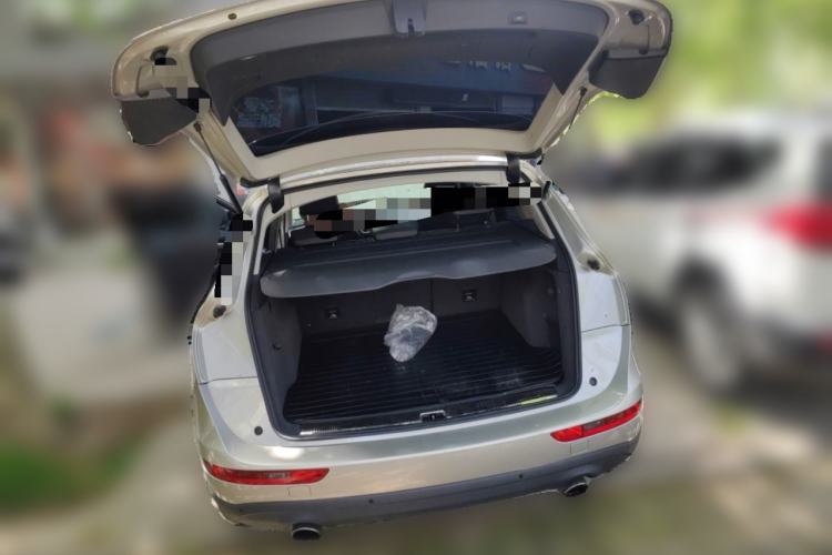 Used Audi Q5 2015 40 TFSI Comfort Model Trunk